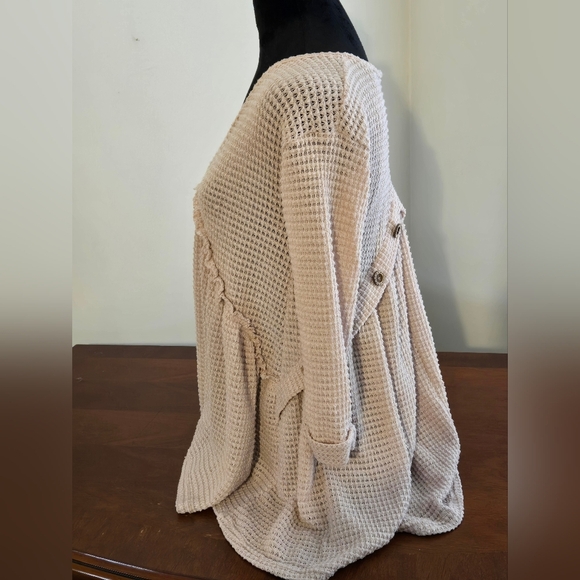 Altar'd State Cream V Neck Waffle Print Top with Buttons on Back Size Small - Picture 5 of 8